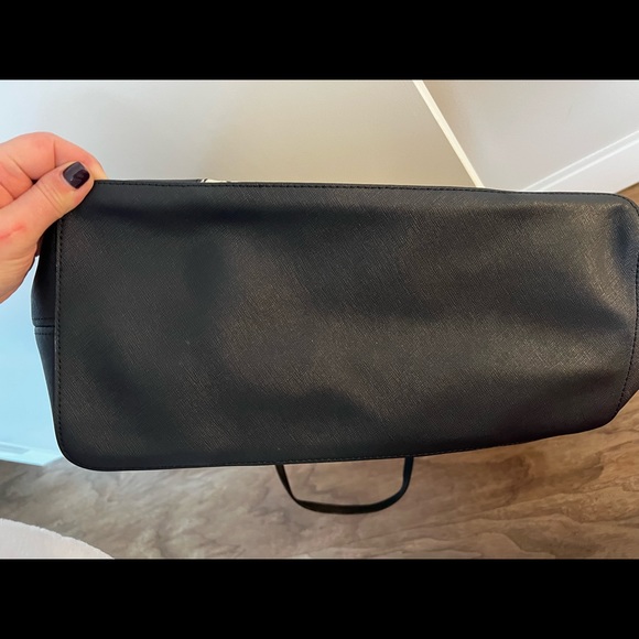 Michael Kors Hamilton Bag - Picture 4 of 12